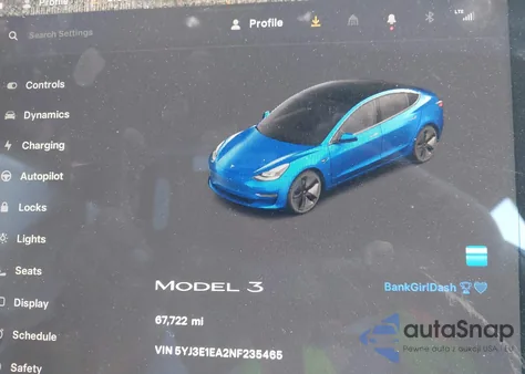 2022 Tesla Model 3 Rear-Wheel Drive z USA, uszkodzony, nr VIN 5YJ3E1EA2NF235465